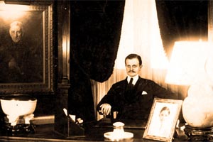 Nace Carlos Saavedra Lamas